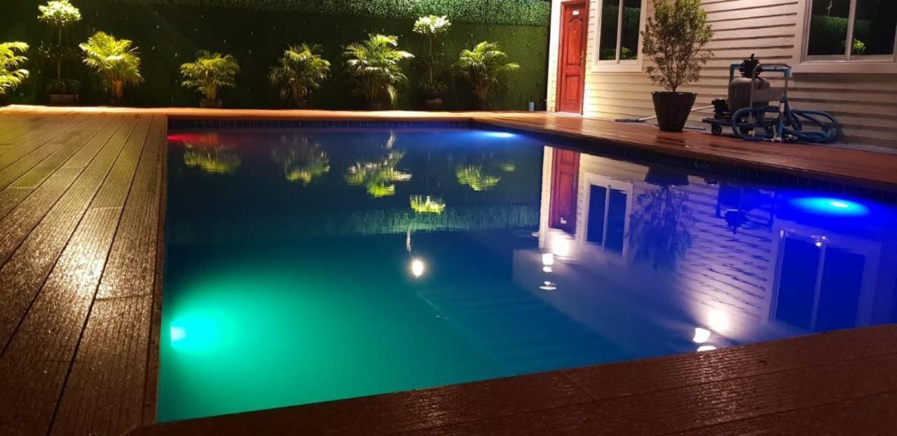 Supreme Hotel Yangon Esterno foto